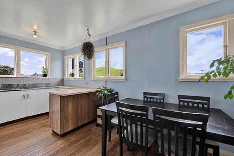 Photo of property in 6 Hurworth Road, Hurworth, New Plymouth, 4371