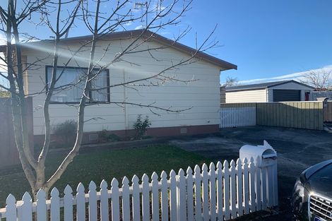 Photo of property in 17 Coromandel Court, Roslyn, Palmerston North, 4414