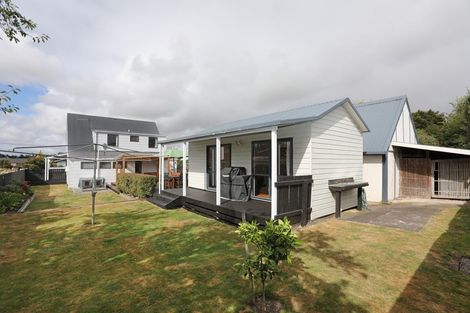 Photo of property in 11 Oaklea Avenue, Marton, 4710