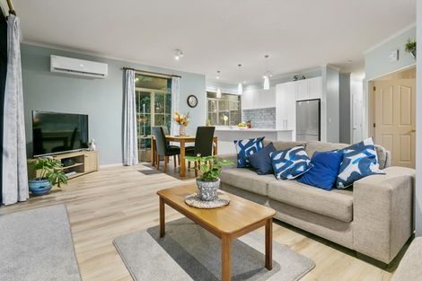 Photo of property in 32c Isobel Road, Greenhithe, Auckland, 0632