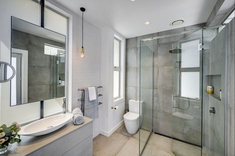 Photo of property in 8 Kowhai Road, Bluff Hill, Napier, 4110