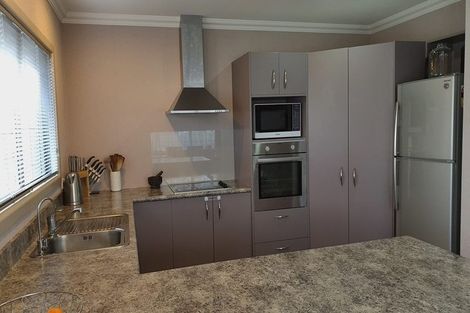 Photo of property in 13 Craig Street, Stratford, 4332