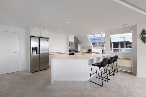 Photo of property in 2/28 The Mall, Mount Maunganui, 3116