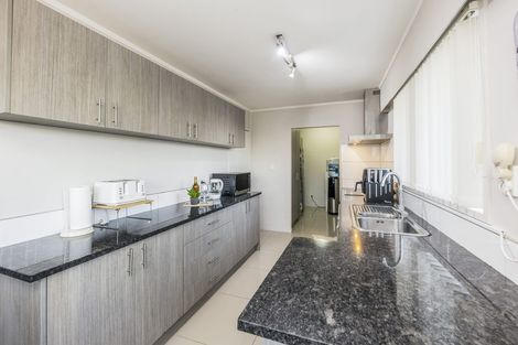 Photo of property in 69 Greenmeadows Avenue, Manurewa East, Auckland, 2102