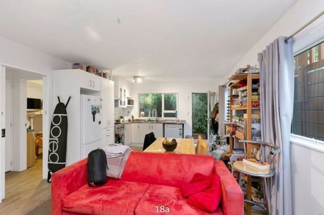 Photo of property in 18 Somerset Avenue, Newtown, Wellington, 6021