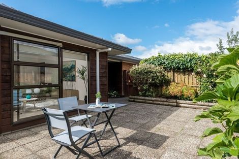 Photo of property in 2/11 Golfland Drive, Golflands, Auckland, 2013