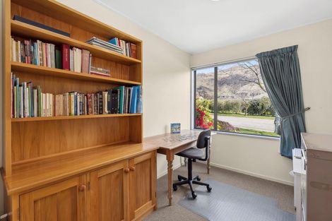 Photo of property in 26 Meadowstone Drive, Wanaka, 9305