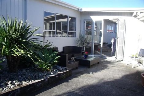 Photo of property in 13 Abel Tasman Avenue, Henderson, Auckland, 0610