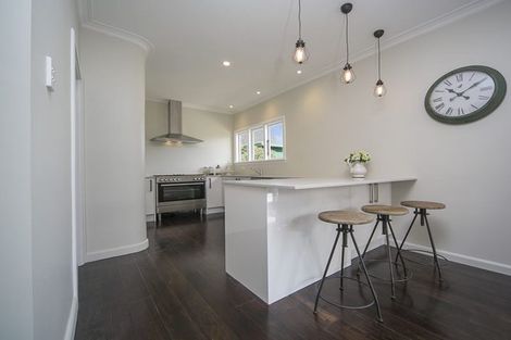 Photo of property in 17 Edward Street, Riverhead, 0820