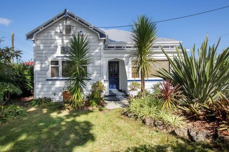 Photo of property in 31 Sutherland Road, Point Chevalier, Auckland, 1025