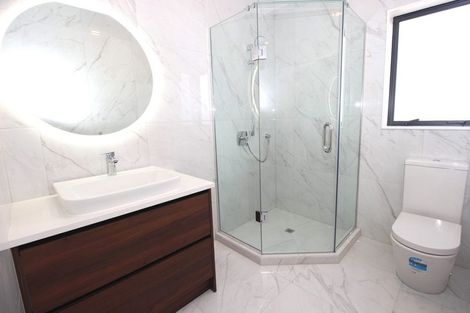 Photo of property in 17 Tautoru Avenue, Orewa, 0931