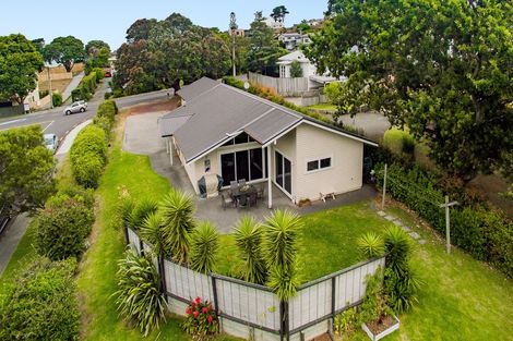 Photo of property in 854 Whangaparaoa Road, Manly, Whangaparaoa, 0930