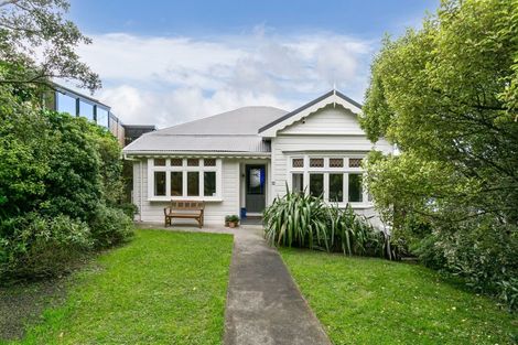 Photo of property in 71 Maida Vale Road, Roseneath, Wellington, 6011