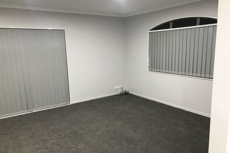 Photo of property in 11 Ashmere Lane, Weymouth, Auckland, 2103