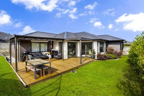 Photo of property in 7 Tilly Lane, Huapai, Kumeu, 0810