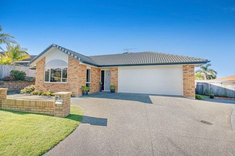 Photo of property in 84 Tauranga Place, Orewa, 0931