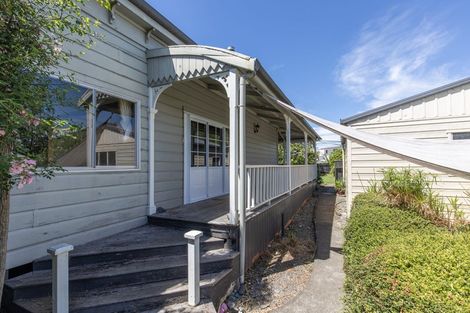Photo of property in 30 Church Street, Waipawa, 4210
