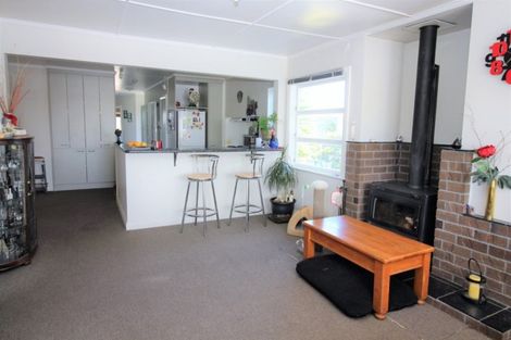 Photo of property in 3 George Street, Dannevirke, 4930