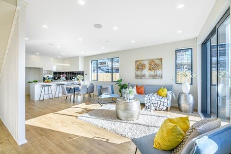 Photo of property in 12 September Place, Forrest Hill, Auckland, 0620