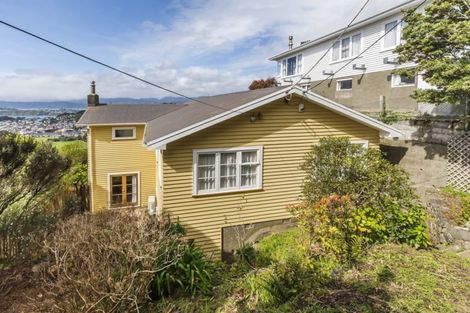 Photo of property in 153 The Ridgeway, Mornington, Wellington, 6021