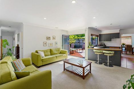 Photo of property in 4 Leanne Way, Waikanae Beach, Waikanae, 5036