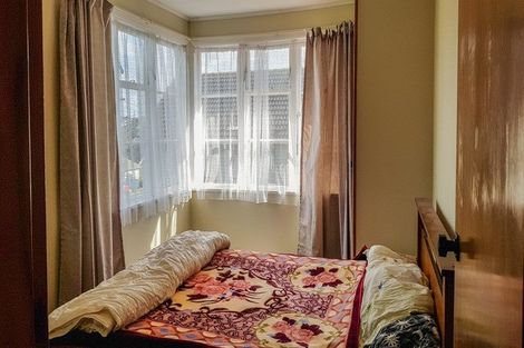 Photo of property in 72 Cook Street, Marfell, New Plymouth, 4310