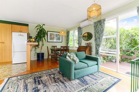 Photo of property in 1/25 Margaret Place, Milford, Auckland, 0620