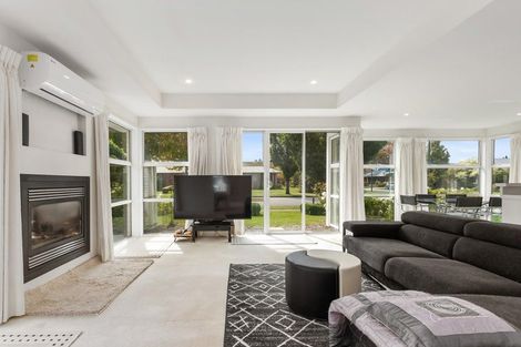 Photo of property in 2 Glen Oaks Drive, Northwood, Christchurch, 8051