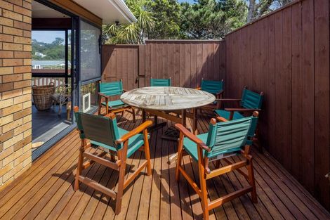 Photo of property in 5 Bay Lair Grove, Island Bay, Wellington, 6023