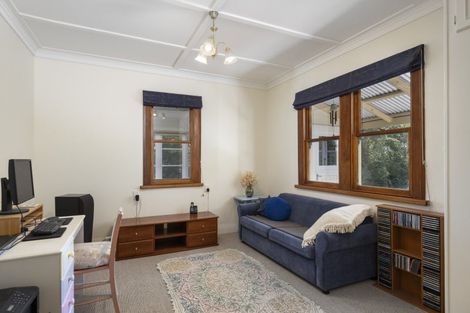 Photo of property in 190 Regent Street, Martinborough, 5711