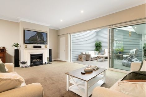 Photo of property in 162 Oceanbeach Road, Mount Maunganui, 3116
