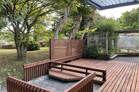 Photo of property in 21 Frank Knight Place, Waiuku, 2123