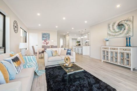 Photo of property in 82 Drumbuoy Drive, Flat Bush, Auckland, 2019