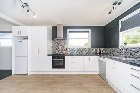 Photo of property in 1 Lifford Place, Awapuni, Palmerston North, 4412