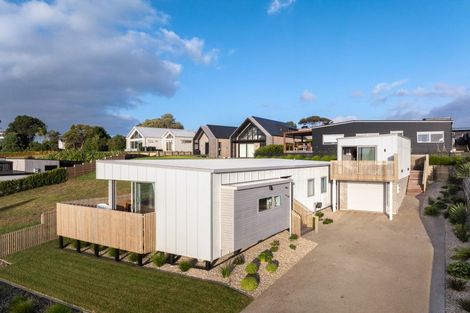 Photo of property in 9 Rangitahi Road, Raglan, 3225