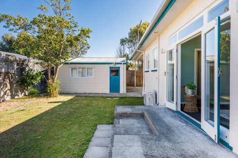 Photo of property in 16 College Street, Awapuni, Palmerston North, 4412
