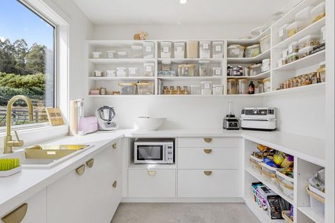 Photo of property in 13 Lochinvar Lane, Acacia Bay, Taupo, 3385