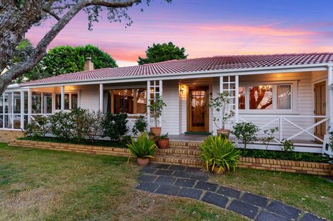 Photo of property in 1/42 Beresford Street, Bayswater, Auckland, 0622