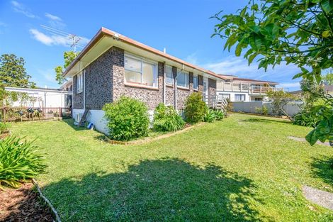 Photo of property in 2/27 Spence Road, Henderson, Auckland, 0612