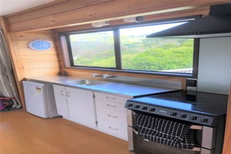 Photo of property in 64 Bassett Road, Johnsonville, Wellington, 6037