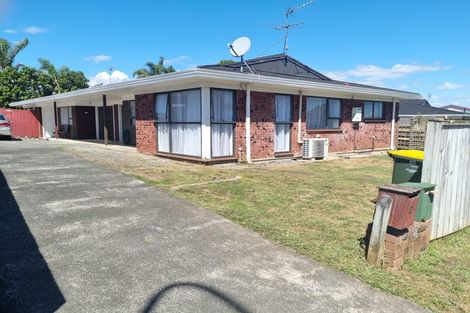 Photo of property in 1/76 Prince Regent Drive, Half Moon Bay, Auckland, 2012