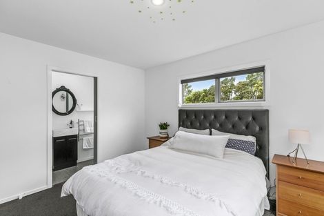 Photo of property in 3b Chester Road, Tawa, Wellington, 5028