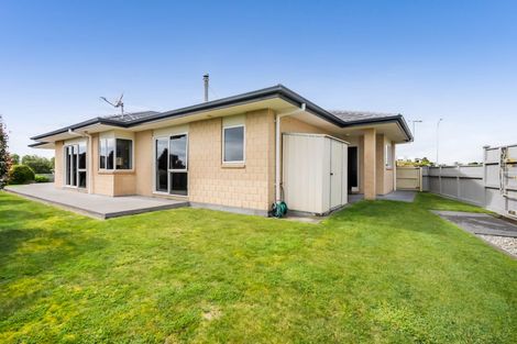 Photo of property in 5 Vardon Way, Waiwhakaiho, New Plymouth, 4312