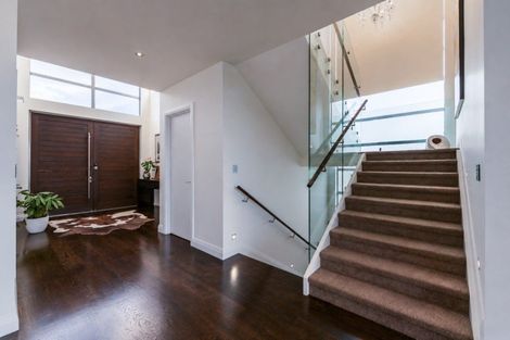 Photo of property in 28 Mansion Court, West Harbour, Auckland, 0618