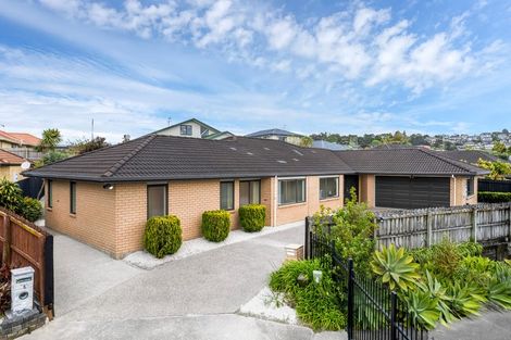 Photo of property in 8 Bokeen Lane, Flat Bush, Auckland, 2019