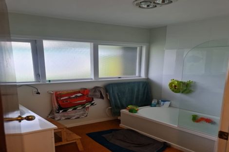 Photo of property in 15 La Perouse Street, Botany Downs, Auckland, 2010