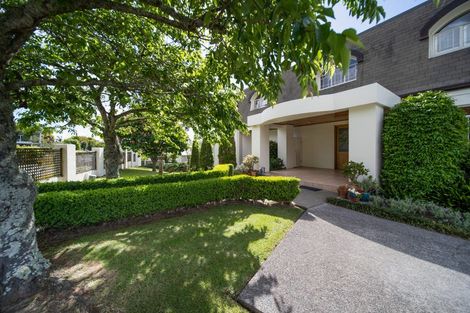 Photo of property in 19 Evelyn Road, Cockle Bay, Auckland, 2014