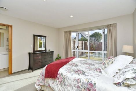 Photo of property in 31 Creese Place, Redwood, Christchurch, 8051