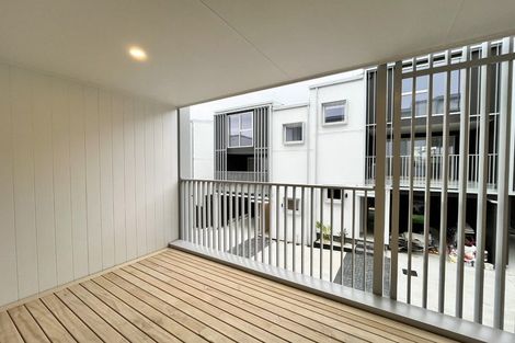 Photo of property in 16/9 Aeroview Drive, Beach Haven, Auckland, 0626