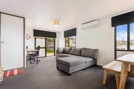 Photo of property in 3 Maywood Crescent, Glen Eden, Auckland, 0602